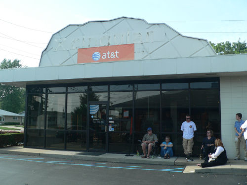 The AT&T phone center store in Columbus, Indiana, at about 5:30 pm on June 29, 2007.