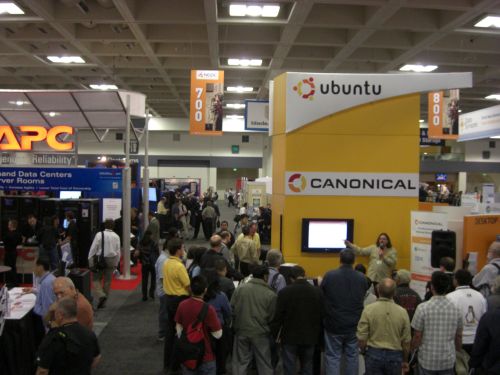 Canonical's Ubuntu booth at LinuxWorld San Francisco 2008