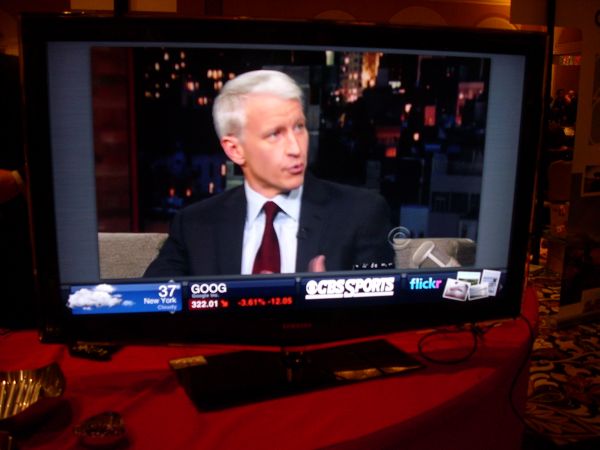 Our first look at Yahoo Widgets in action during an Anderson Cooper appearance on late-night TV.