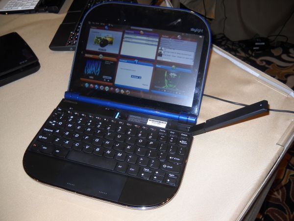 Lenovo Skylight ARM-based smartbook with Snapdragon hardware