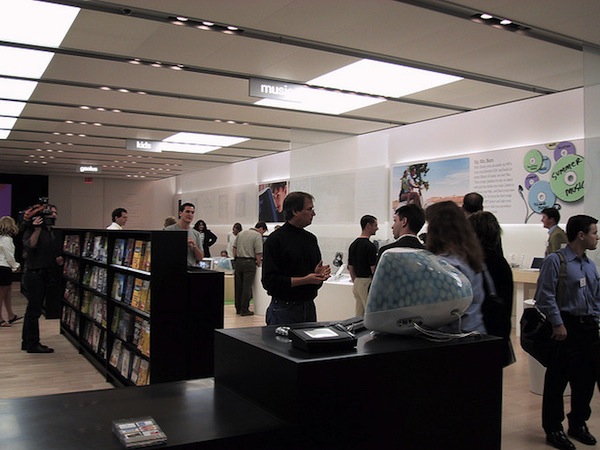 Steve Jobs inside first Apple Store